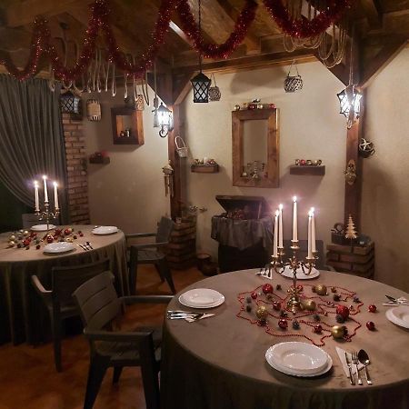 ホテル Casa Luca Moldova Noua エクステリア 写真