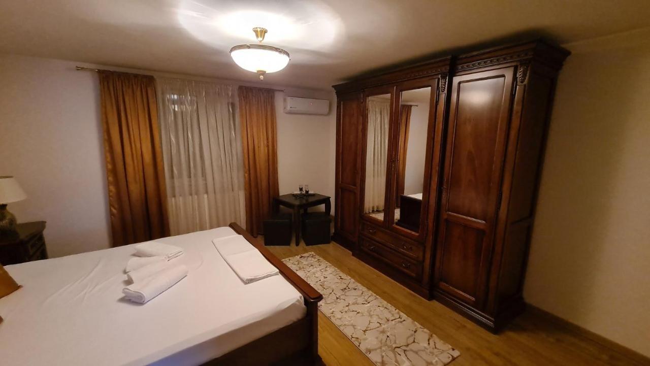 ホテル Casa Luca Moldova Noua エクステリア 写真