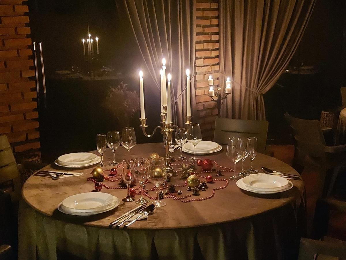 ホテル Casa Luca Moldova Noua エクステリア 写真